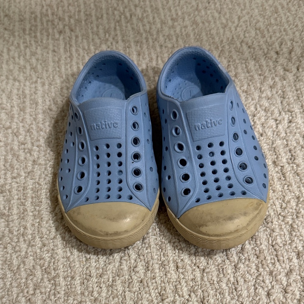 Native Kids Water Shoes in Light Blue and Beige